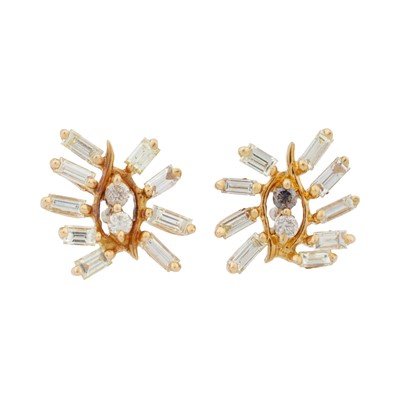 Lot 274 - A pair of diamond stud earrings, circa 2023