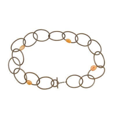 Lot 111 - Chanel Peach Carnelian Oval Chain Belt