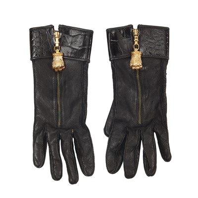 Lot 367 - Gianfranco Ferre Black Charm Gloves - Size M