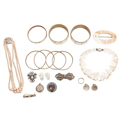 Lot 254 - A collection of silver and costume jewellery
