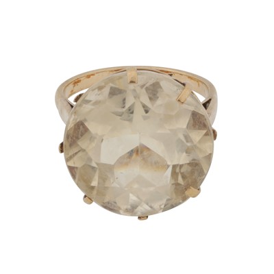 Lot 158 - A lemon quartz single stone ring