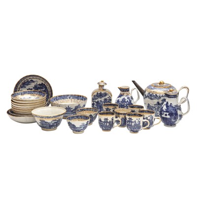 Lot 555 - A set of Chinese export blue and white ceramics, Qing dynasty, 18th century