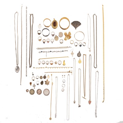 Lot 255 - A collection of silver and costume jewellery