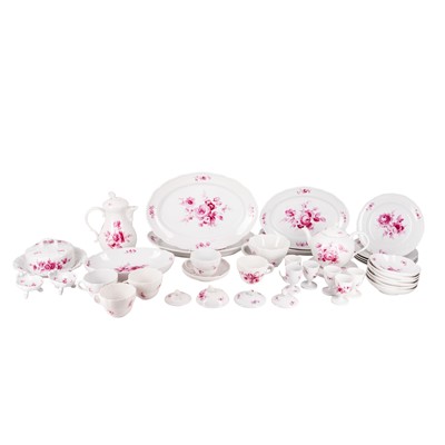 Lot 195 - A Meissen part dinner and coffee service