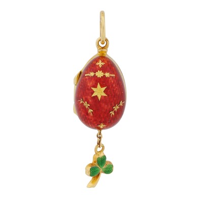 Lot 120 - Victor Mayer for Fabergé | A red enamel egg pendant