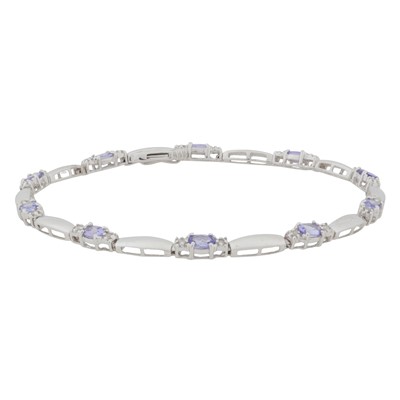 Lot 53 - A tanzanite and diamond bracelet