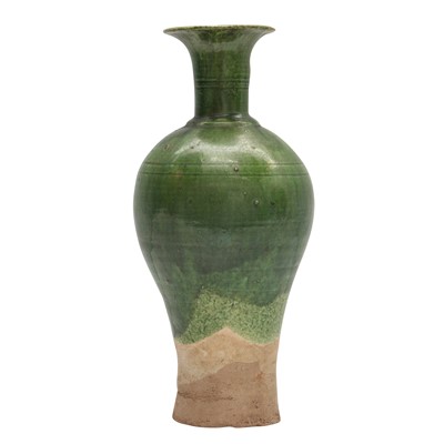 Lot 288 - A Chinese green-glazed pottery vase, Liao dynasty