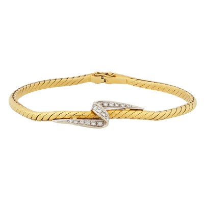 Lot 252 - A diamond bracelet