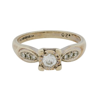 Lot 61 - A diamond ring