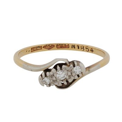Lot 150 - A diamond three stone ring