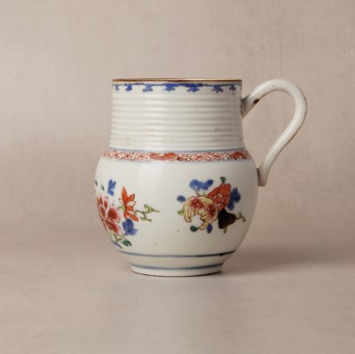 Lot 149 - A Chinese export famille-rose 'floral' mug, Qing dynasty, Qianlong period