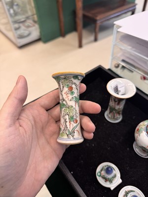 Lot 39 - A Chinese wucai 'squirrel and grapes' miniature garniture set, Transitional period