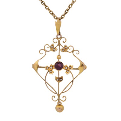 Lot 282 - An amethyst and seed pearl pendant/brooch necklace