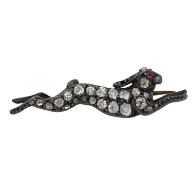 Lot 57 - A rabbit diamond brooch