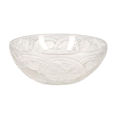 Lot 169 - A contemporary Lalique, France, 'Pinsons Finches' bowl