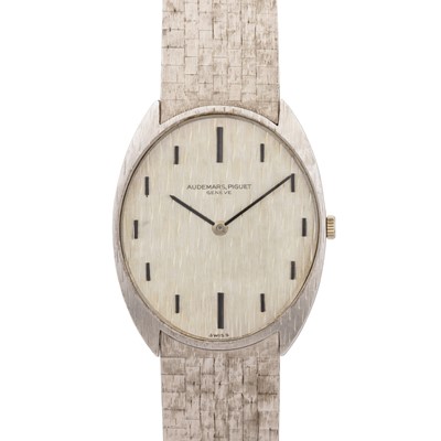 Lot 5 - Audemars Piguet Oval Bracelet Watch