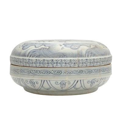 Lot 688 - A large Chinese blue and white 'dragon' box and cover, possibly Yuan dynasty