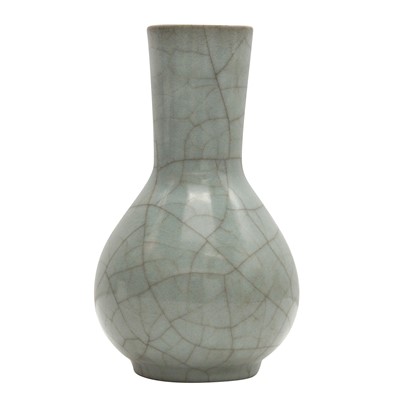 Lot 699 - A Chinese Guan-style vase, 20th century