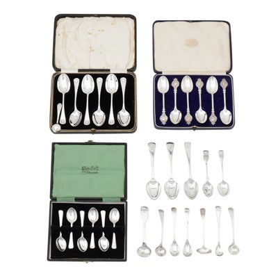 Lot 493 - A mixed group of sterling silver