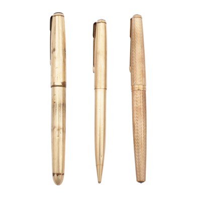 Lot 287 - A 9ct gold Parker 65 Fountain pen, together with two other Parker pens