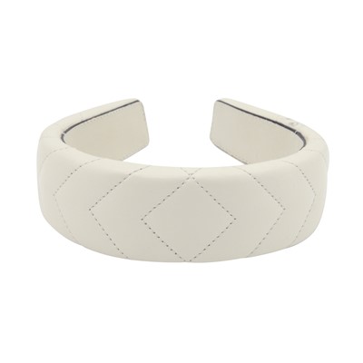 Lot 377 - Gucci Cream GG Headband