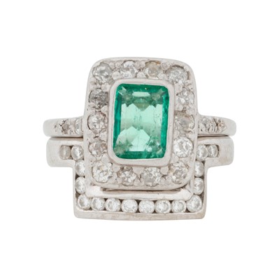 Lot 319 - An emerald and diamond bridal set