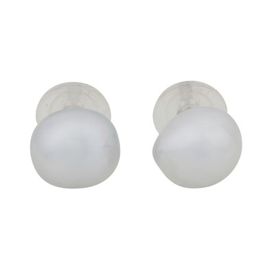 Lot 67 - A pair of pearl stud earrings