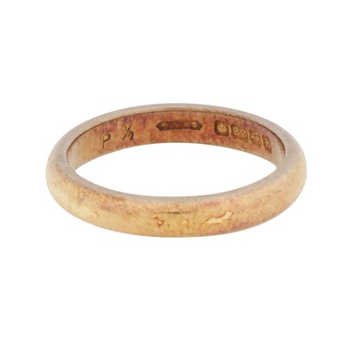 Lot 145 - A band ring