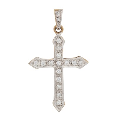 Lot 307 - A diamond cross pendant
