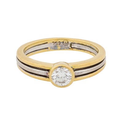 Lot 179 - A single-stone diamond ring