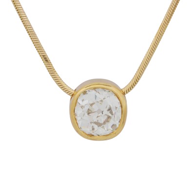 Lot 162 - A diamond single stone pendant necklace