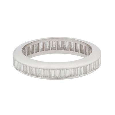 Lot 362 - A diamond full eternity ring
