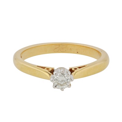 Lot 182 - A diamond single stone ring