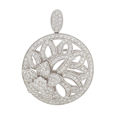 Lot 364 - A round diamond floral pendant