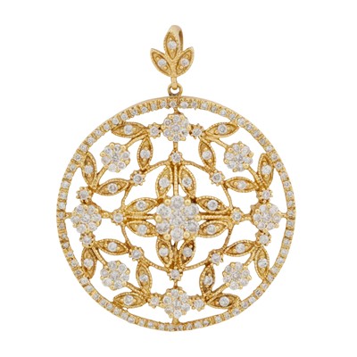 Lot 270 - A diamond floral pendant