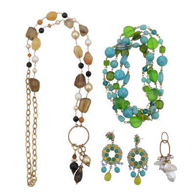 Lot 208 - A collection of jewellery