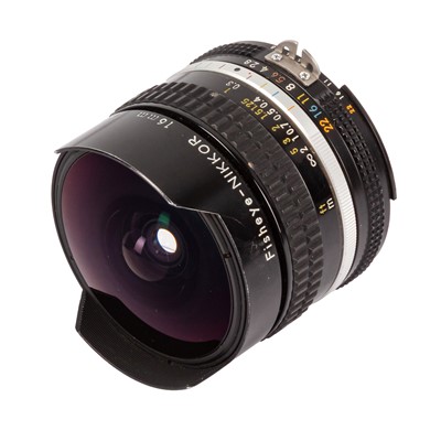 Lot 221 - Nikon
