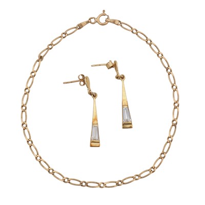 Lot 93 - A bracelet and a pair of earrings