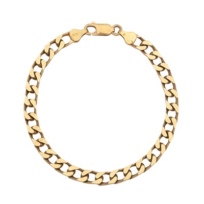 Lot 139 - A curb link bracelet