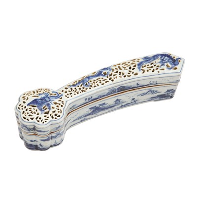 Lot 92 - A Chinese blue and white sceptre-shaped censer and cover, Qing dynasty, 18th-19th century