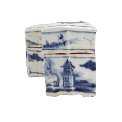 Lot 92 - A Chinese blue and white sceptre-shaped censer and cover, Qing dynasty, 18th-19th century