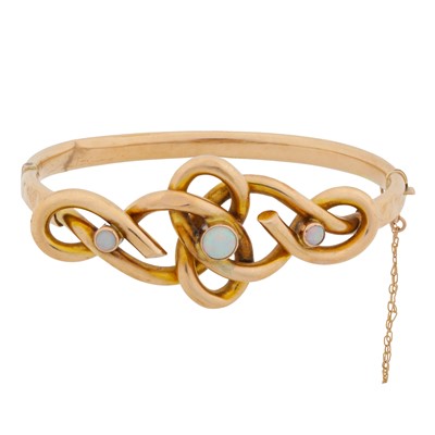 Lot 14 - An opal bangle