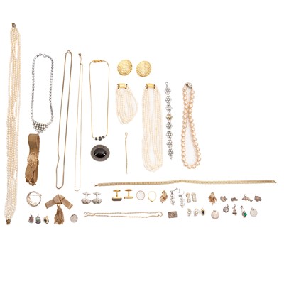 Lot 256 - A collection of silver and costume jewellery