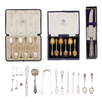 Lot 461 - A mixed group of silver