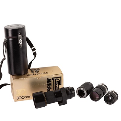 Lot 220 - Nikon