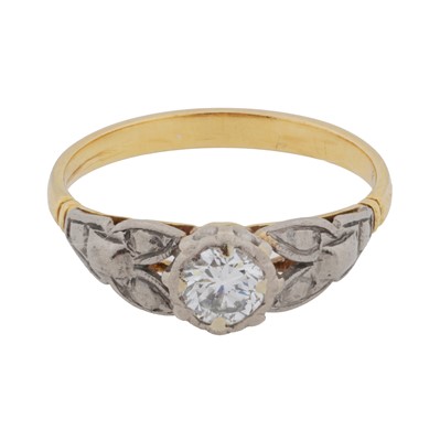 Lot 431 - A single stone diamond ring