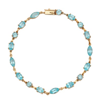 Lot 133 - A blue topaz bracelet