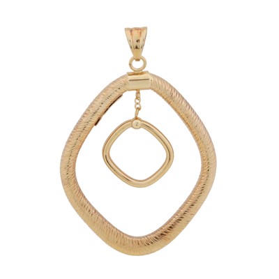Lot 39 - A gold pendant