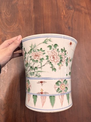 Lot 43 - A Chinese wucai beaker vase, gu, Qing dynasty, Shunzhi period