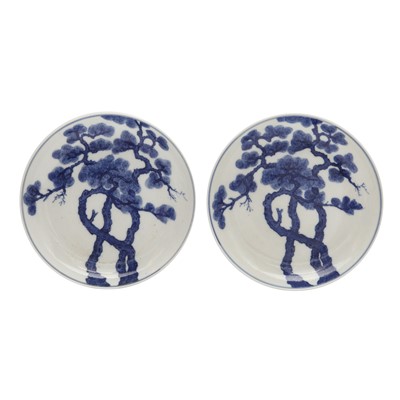 Lot 771 - A pair of Chinese 'pine' dishes, 19th/20th century, Guangxu marks